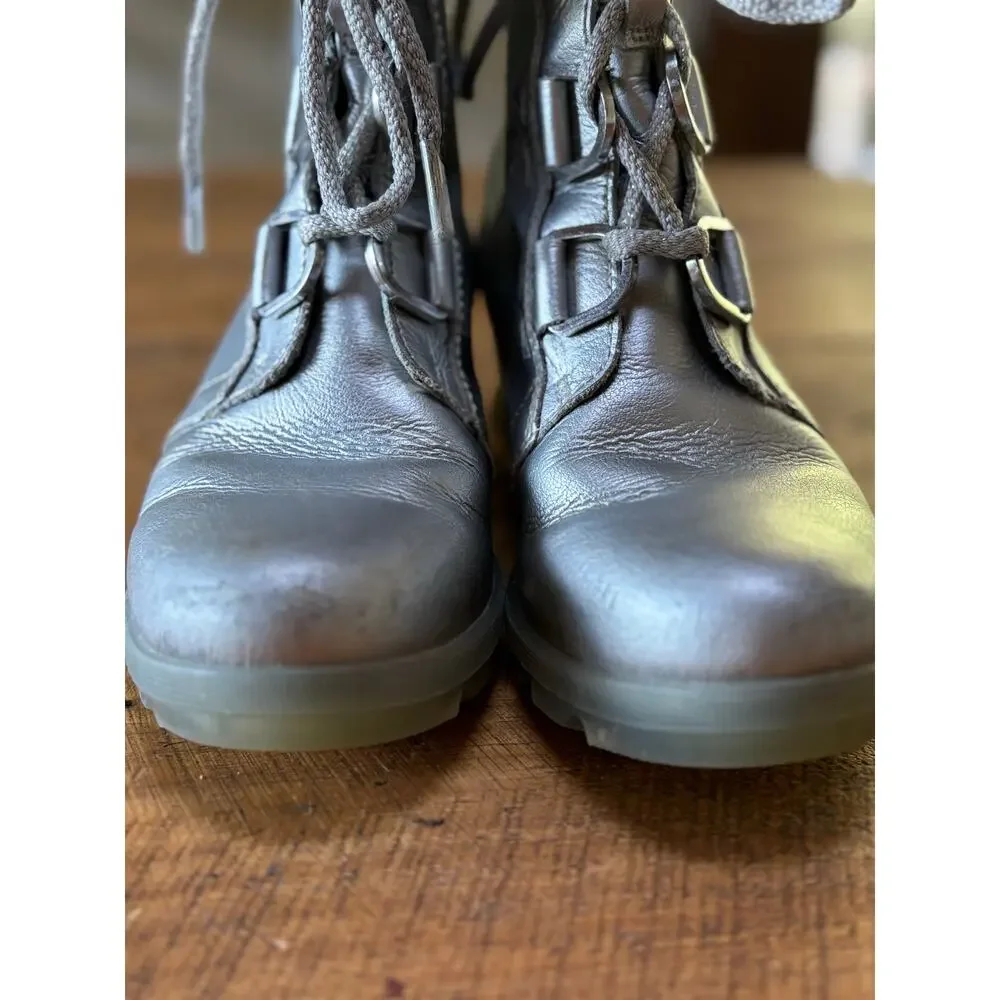 Sorel Joan of Arctic x Disney Frozen Wedge Boots Girls Size‎ 4 Silver Boots